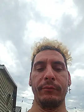 Rayzel White online show from July 24, 9:40 am