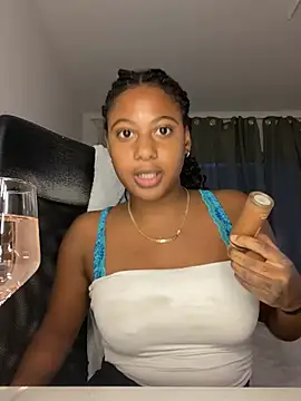 Snapshot of xo_steffyxo_4 chatting on July 31, 7:46 pm xo steffyxo 4 online show from July 31, 7:46 pm