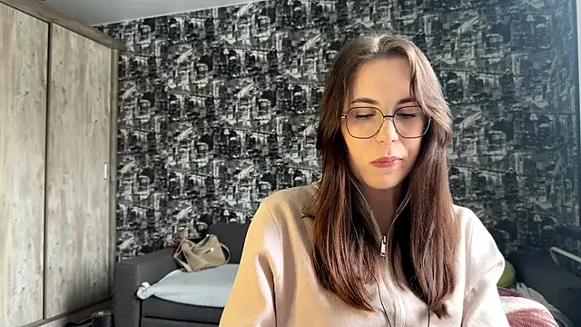 Snapshot of JanelleCourville chatting on March 3, 10:32 am JanelleCourville online show from March 3, 10:32 am