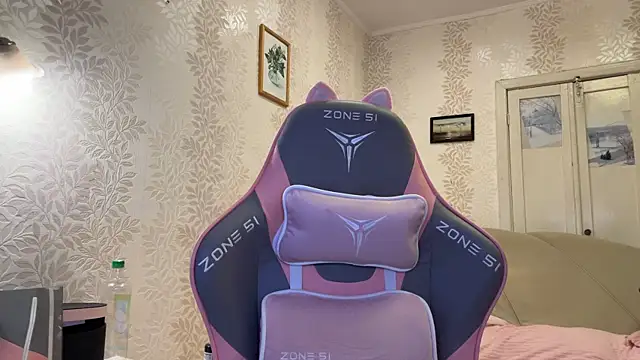 Snapshot of LavondaDeleston chatting on February 6, 5:05 pm LavondaDeleston online show from February 6, 5:05 pm