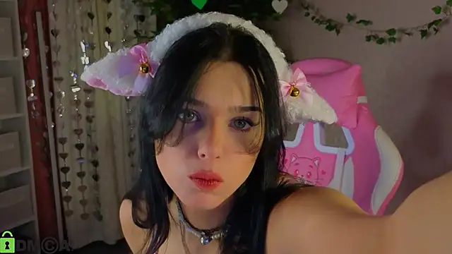 Snapshot of Leslie_Wholsh chatting on February 8, 1:20 am Leslie Wholsh online show from February 8, 1:20 am