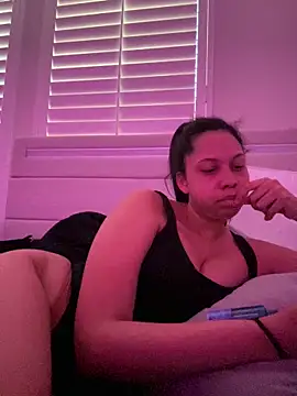 Snapshot of cartierprincess chatting on June 7, 2:27 am cartierprincess online show from June 7, 2:27 am
