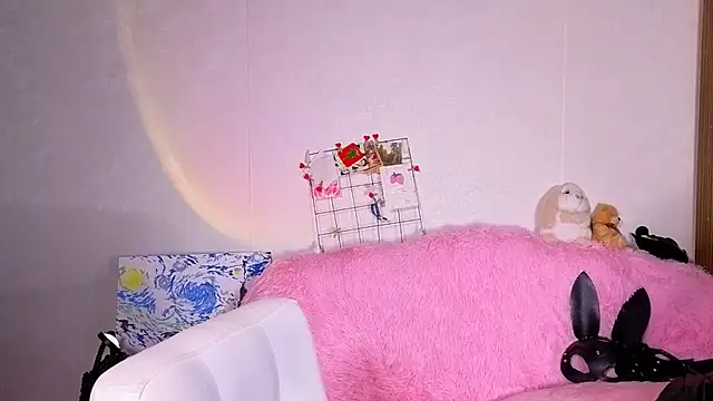 Catherine Karis online show from May 26, 2:24 pm