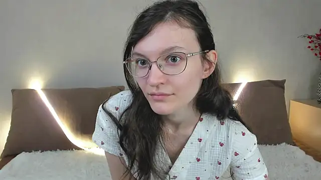 ThoraMarola online show from March 20, 5:01 am