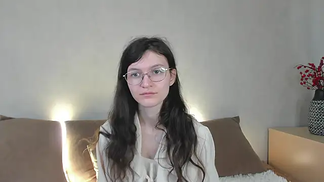 ThoraMarola online show from March 31, 5:08 am