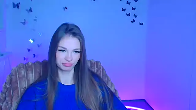 Snapshot of Lina_Loveuu chatting on February 13, 12:34 pm Lina Loveuu online show from February 13, 12:34 pm