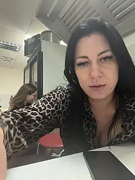 Snapshot of _Mila_Love chatting on February 4, 5:52 pm Mila Love online show from February 4, 5:52 pm