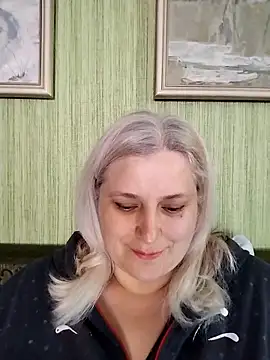 Snapshot of NyushaLollipop chatting on April 30, 3:29 pm NyushaLollipop online show from April 30, 3:29 pm
