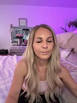 JulieSol online show from February 8, 8:18 am