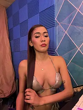 Snapshot of MadySmith chatting on July 24, 11:03 pm MadySmith online show from July 24, 11:03 pm