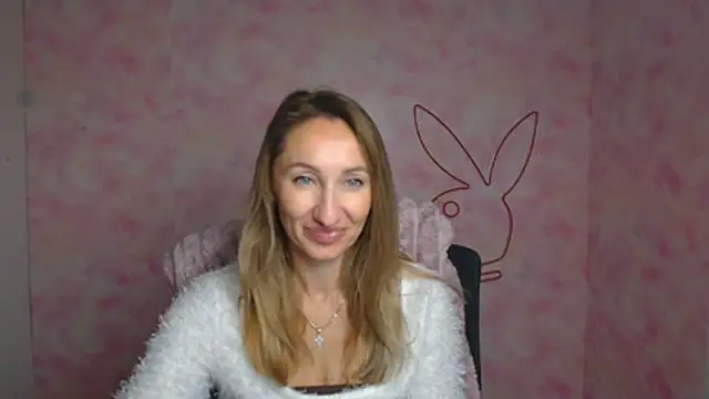 Diana Sweeet  online show from April 9, 6:30 am