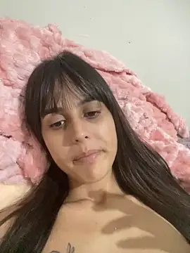 Snapshot of Tatat6_yy chatting on June 18, 12:11 am Tatat6 yy online show from June 18, 12:11 am