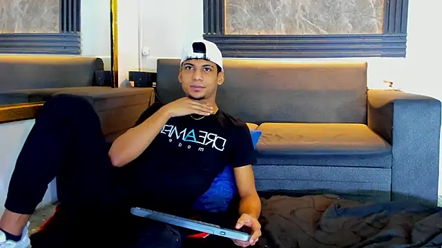 ALEX KEITH26 online show from February 4, 12:33 pm