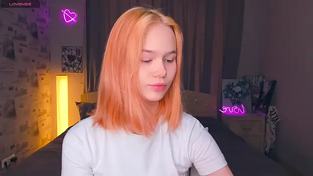 OwlLynn online show from February 13, 9:16 am