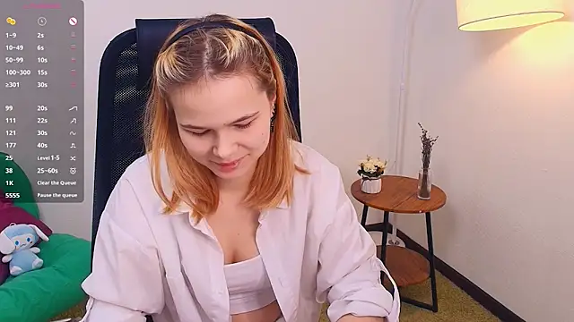 OwlLynn online show from April 27, 9:40 am