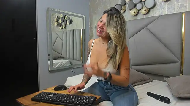 Snapshot of Gabby_santos_ chatting on April 7, 12:16 pm Gabby santos online show from April 7, 12:16 pm