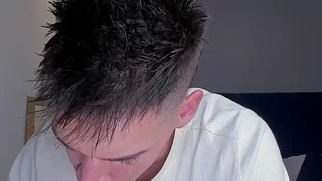 Snapshot of DrakeCarter chatting on February 14, 12:40 am DrakeCarter online show from February 14, 12:40 am