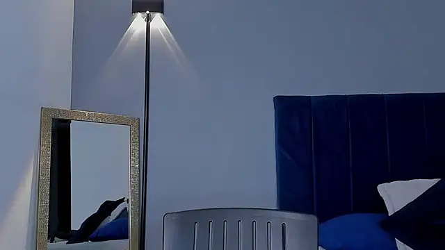 Snapshot of DrakeCarter chatting on February 19, 1:56 am DrakeCarter online show from February 19, 1:56 am