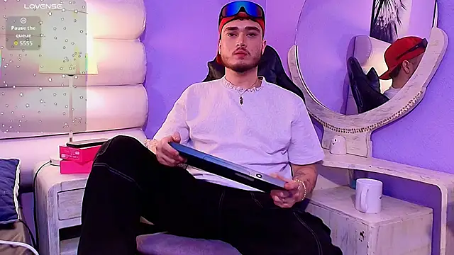 Salvattore Muller online show from February 12, 8:37 pm