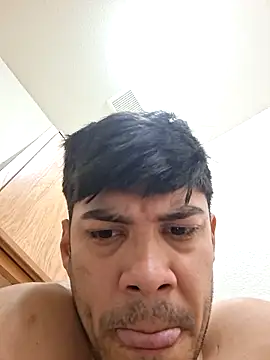 Snapshot of allenyalana chatting on March 5, 9:49 am allenyalana online show from March 5, 9:49 am