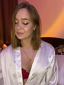 Snapshot of SilverHanna chatting on February 1, 11:58 pm SilverHanna online show from February 1, 11:58 pm