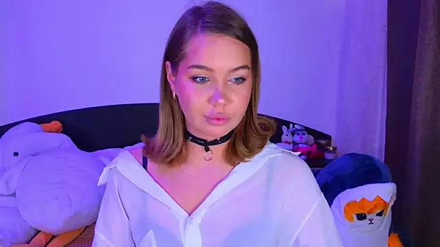 Snapshot of SilverHanna chatting on February 13, 12:28 am SilverHanna online show from February 13, 12:28 am