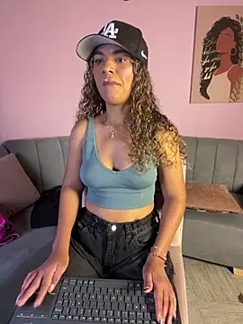 AngelPinkk  online show from March 30, 8:32 pm