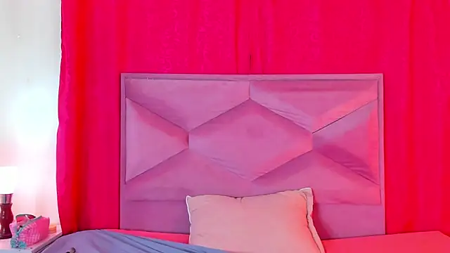 Snapshot of AleSweet chatting on February 12, 12:22 pm AleSweet online show from February 12, 12:22 pm