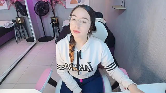 Veronica miiller online show from February 3, 7:19 pm