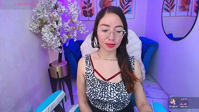 Snapshot of Veronica_miiller chatting on April 25, 7:00 pm Veronica miiller online show from April 25, 7:00 pm