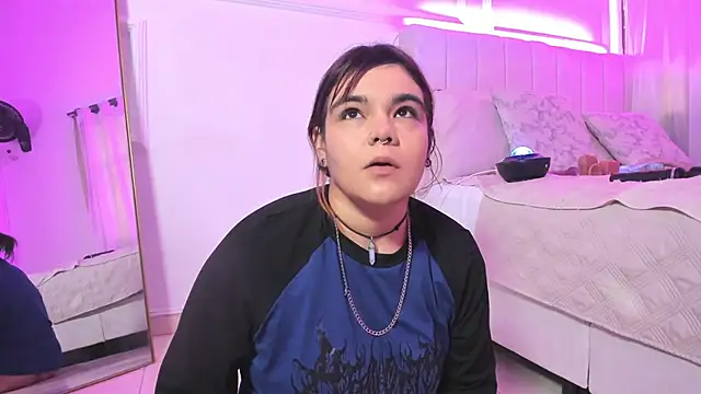 Dakota-bluu online show from January 19, 2:10 pm