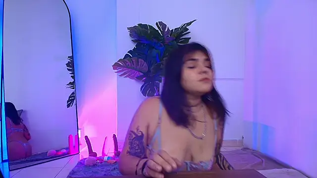 Dakota-bluu online show from February 5, 4:55 pm