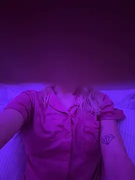 SexySkiBunny online show from January 14, 6:30 am