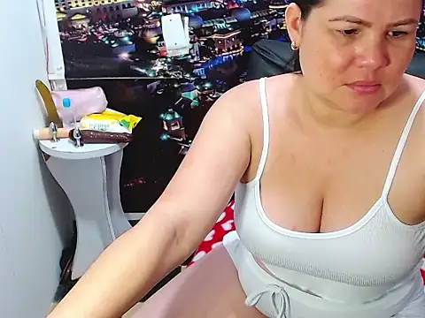 Snapshot of tila_nastyy chatting on March 10, 12:15 am tila nastyy online show from March 10, 12:15 am