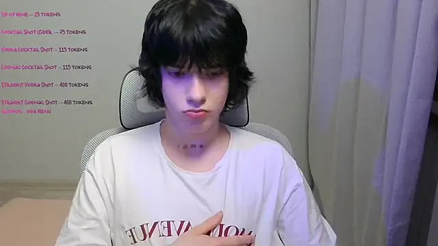 Snapshot of LeonBoykisser chatting on February 4, 4:46 pm LeonBoykisser online show from February 4, 4:46 pm