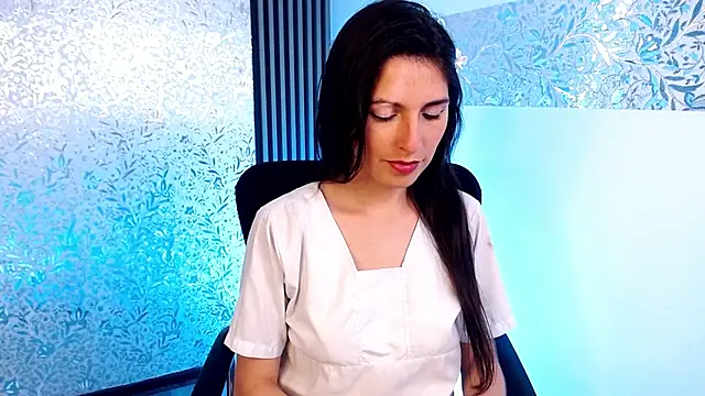 MiaVelasquez01 online show from April 13, 7:19 pm