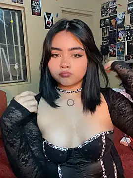 Snapshot of pinkybombon chatting on January 19, 2:37 am pinkybombon online show from January 19, 2:37 am