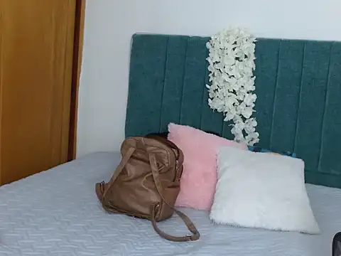 carolinacrus02 online show from January 15, 6:55 pm