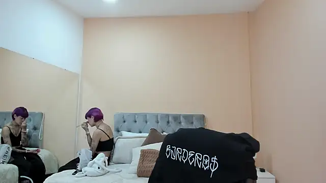 Snapshot of Bela_Craxkerr chatting on February 12, 12:33 pm Bela Craxkerr online show from February 12, 12:33 pm