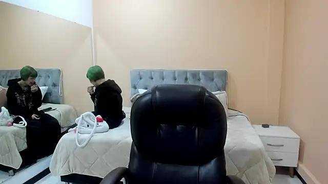 Snapshot of Bela_Craxkerr chatting on February 25, 12:48 pm Bela Craxkerr online show from February 25, 12:48 pm