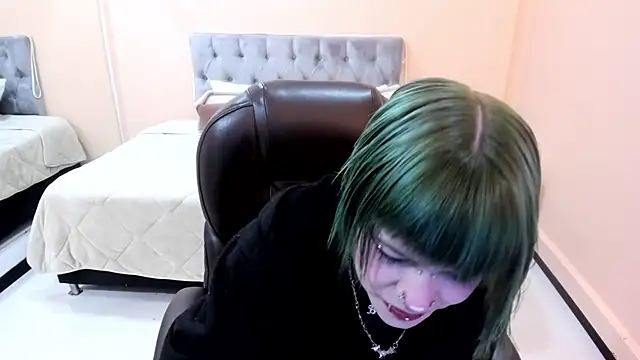 Snapshot of Bela_Craxkerr chatting on February 26, 12:48 pm Bela Craxkerr online show from February 26, 12:48 pm