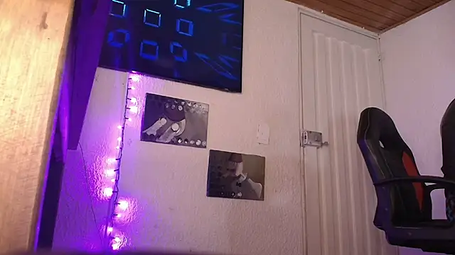 pauldocux  online show from March 6, 3:25 am