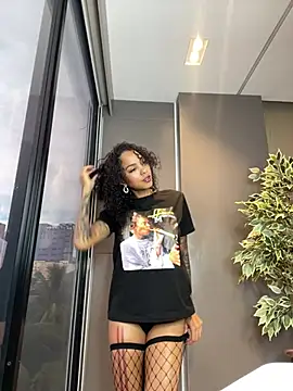 Snapshot of LizStorm_ chatting on July 8, 11:58 am LizStorm online show from July 8, 11:58 am
