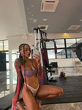 Snapshot of LizStorm_ chatting on July 28, 2:35 pm LizStorm online show from July 28, 2:35 pm