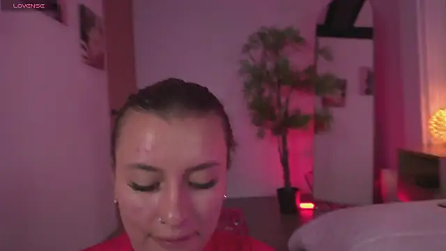 Snapshot of Dailyn__1 chatting on February 19, 8:05 pm Dailyn 1 online show from February 19, 8:05 pm