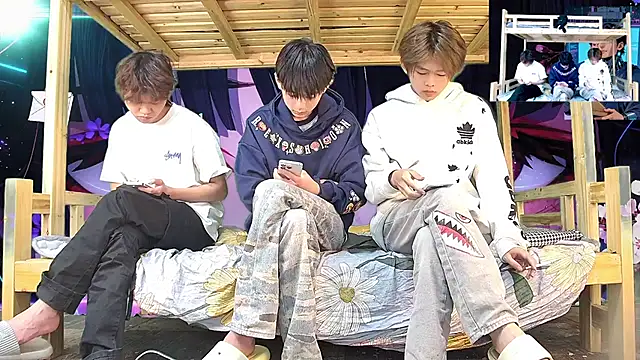 xiaohuangren01 online show from March 1, 2:24 am