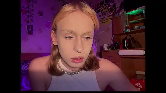 Snapshot of miss_barbie111 chatting on January 16, 5:44 am miss barbie111 online show from January 16, 5:44 am