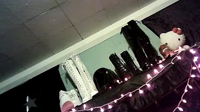 allymoon1369 online show from April 16, 7:53 am