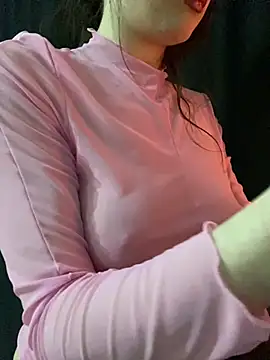 Snapshot of shrie_becerlyy0984 chatting on January 15, 12:04 am shrie becerlyy0984 online show from January 15, 12:04 am