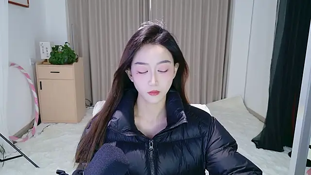 Snapshot of Dancing-Coco12 chatting on February 4, 3:56 am Dancing-Coco12 online show from February 4, 3:56 am